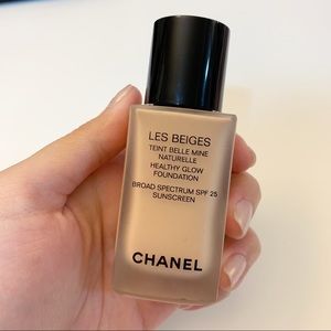 ❗️SOLD❗️Chanel Les Beige Healthy Glow Foundation
